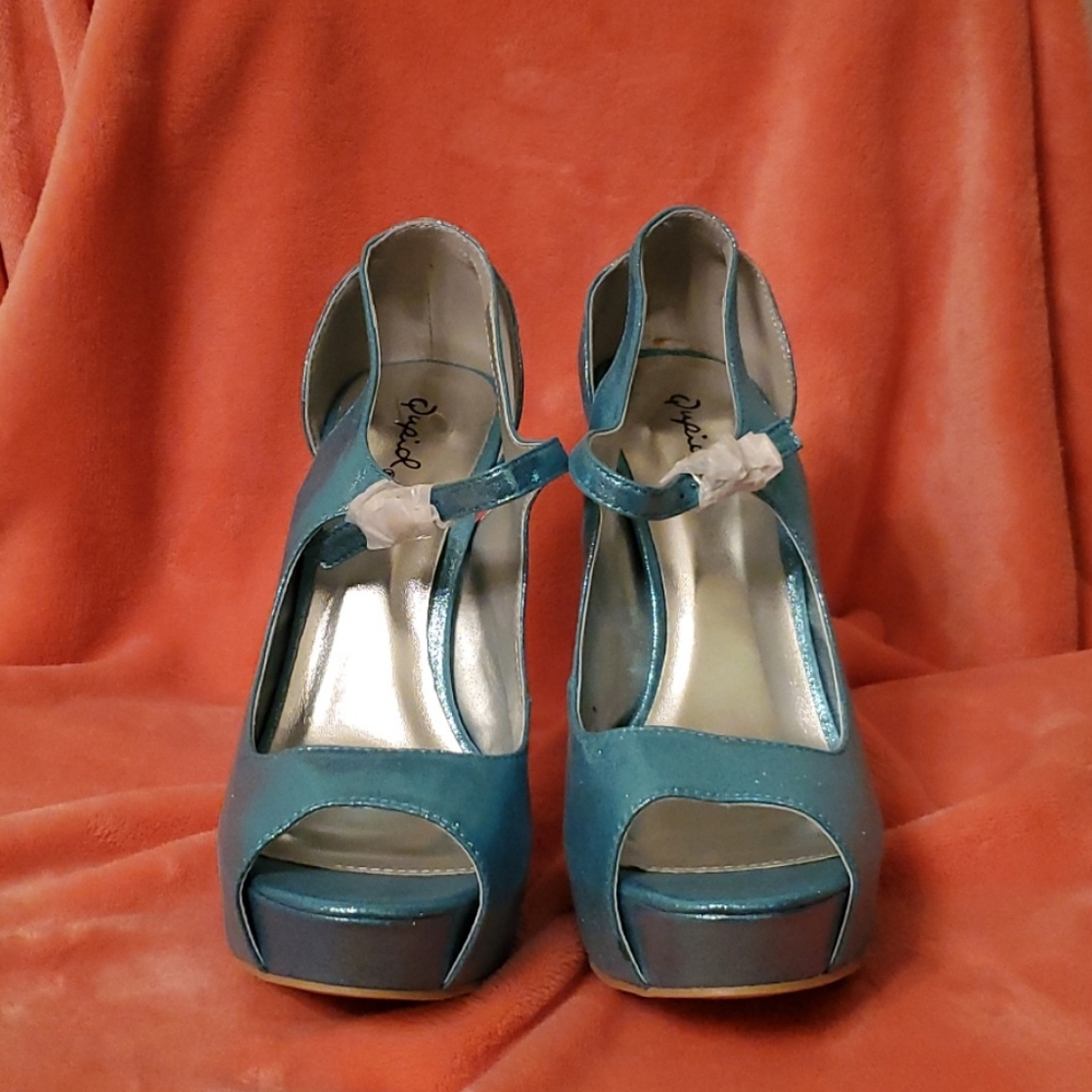 Women's shoes
